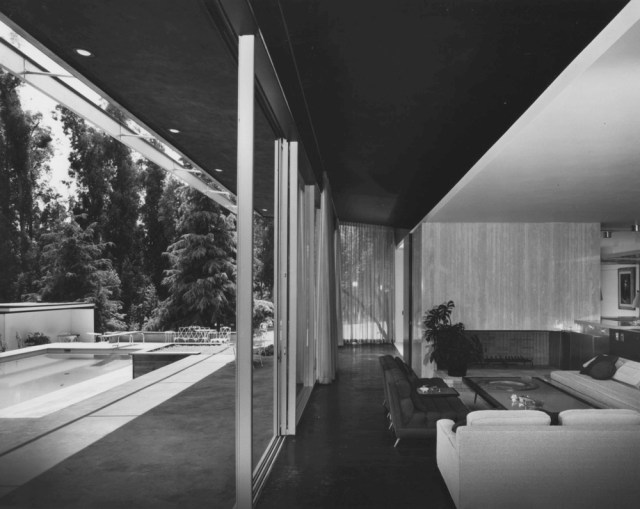 The Kronish House, Richard Neutra, Beverly Hills, 1955. Fireplace. View west. Photo courtesy of Neutra Architecture.